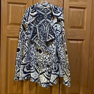 Hem & Thread Medium Navy and cream sweater.